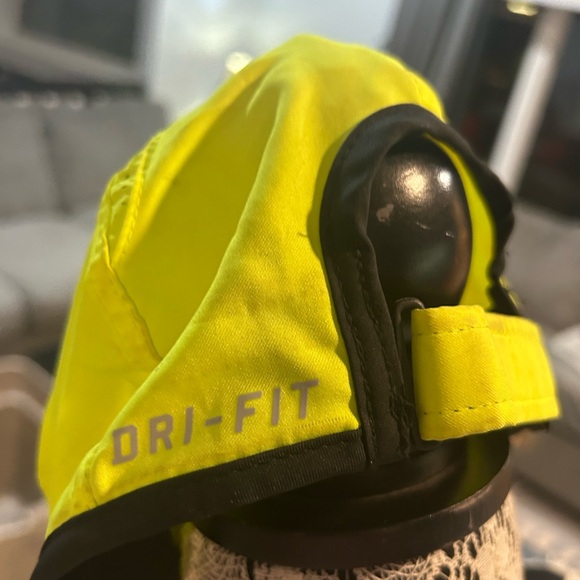 Nike Bright Lime Green Cap - Picture 2 of 4